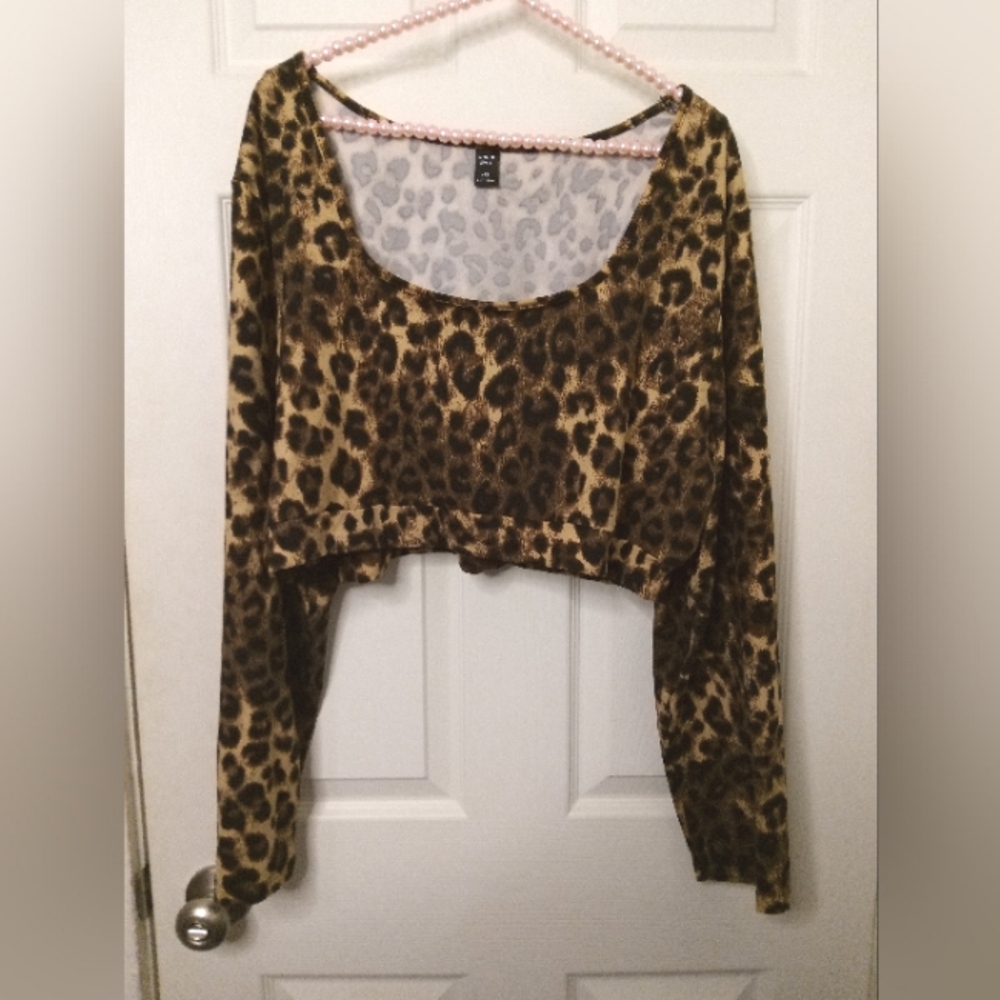 SHEIN leopard print crop top